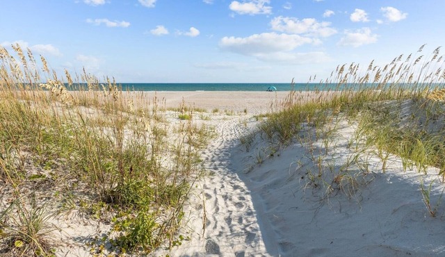 Slack Tide 3 Bedroom Condo by RedAwning