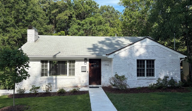 Spacious 4BR/4BA Home Steps from Downtown