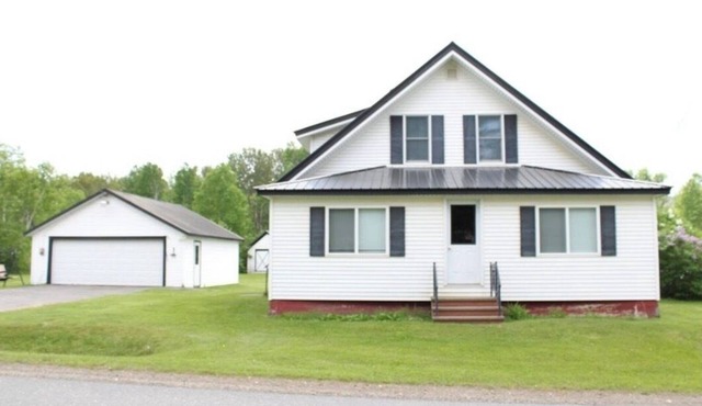 Spacious 4BR Northern Maine Retreat – On Trails with Game Room & Garage