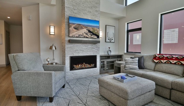 Spacious condo centrally located in Silverthorne!