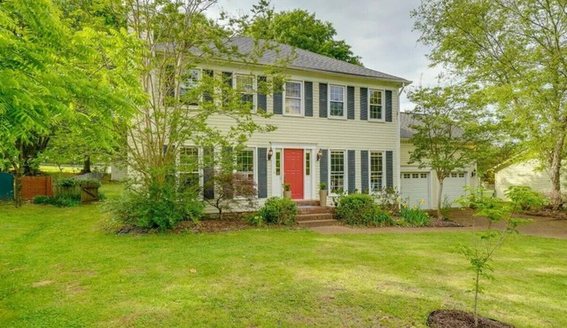 Spacious Family Home in Franklin w/Playground