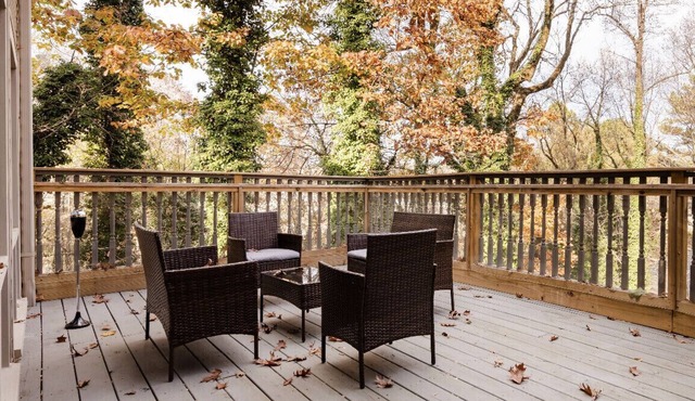 ⭐️⭐️Spacious Intown Getaway with Stunning Views⭐️⭐️