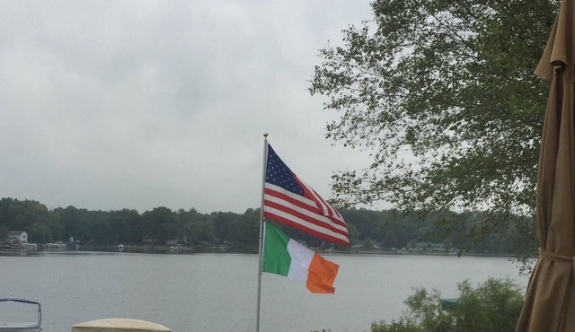 Spacious Lake Home Close To Notre Dame