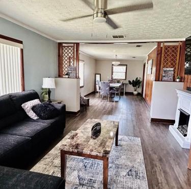 Spacious Lake Retreat for Families