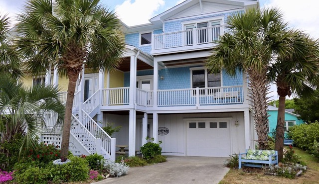 Spacious Townhome w/Ocean Views, Elevator, Dog Friendly & Steps to Beach