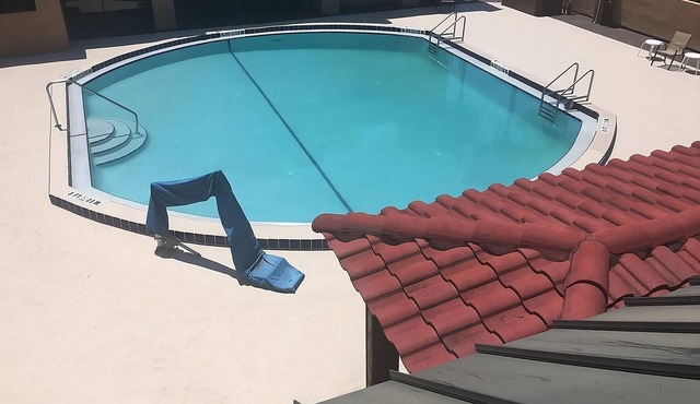 Stay Next to Old Town! Lovely Unit for 4 Guests, Pool, Free Parking