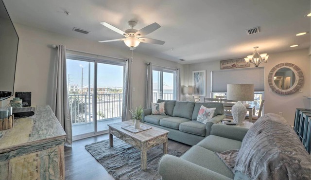 Steps to Beach + Gulf Views - 2BR/2BA - No Hidden Fees - Sleeps 8