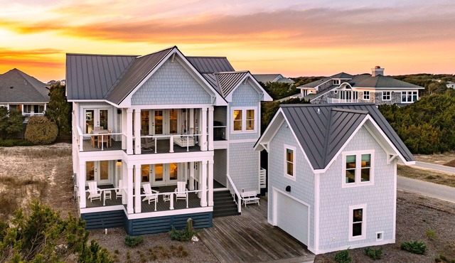 Steps to the Beach: 6BR Gem/Ocean Views/BHI + Shoals Club/2 Carts