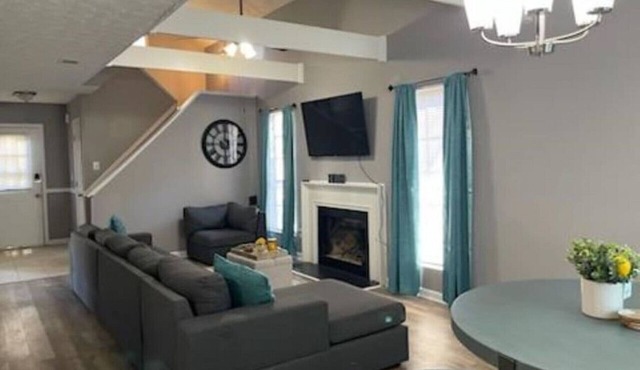 Stone Mountain Delight, Smart TVs in Every Room, Pool Table, Desk and Backyard!