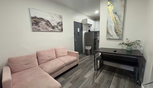 Stylish 2BR Midtown West Near Times Square