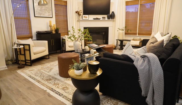 Stylish 3BR Townhome Minutes to Atlanta w/Theater & Work Space