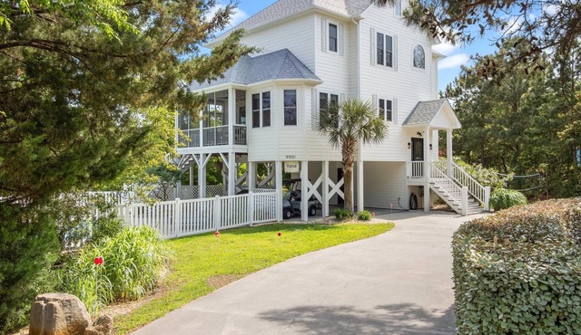 Stylish Beach Escape w/Pool & Golf Cart