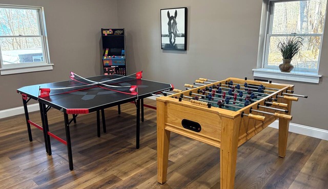 SUMMER SPECIALS! Luxury Mountain Cabin w/Hot Tub, Game Room