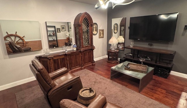 The Conclave Experience - 2 bed, 1.5 Bath