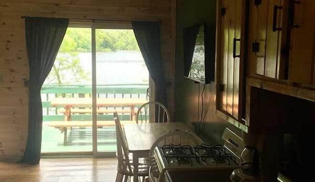 The Elms Waterfront Cottages