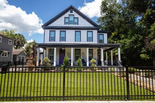 The Legacy House 6BR Springfield Family Home
