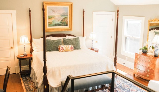 The Parsonage: A Grand 19th Century 4 Bedroom Home