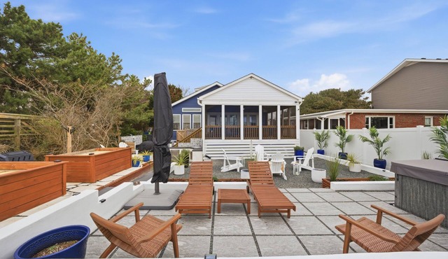 The Sandcastle- Large Patio And Deck on the Beach
