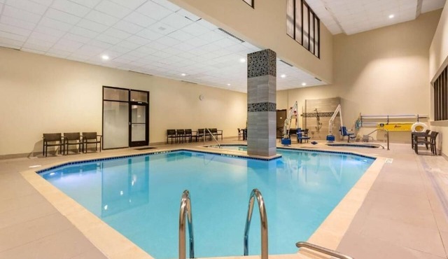 Two 2BR Connecting Suites for Groups w/Free Breakfast | 0.5 Miles to Georgetown in Washington