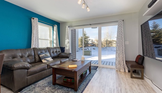 Updated Condo/Private Patio/Central Location