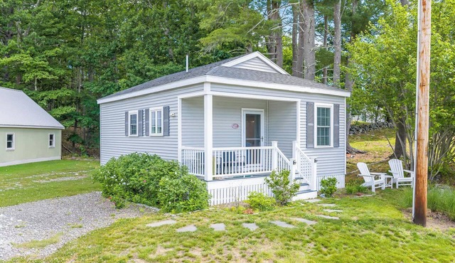Villetta by the Sea: Cape Neddick cottage with Pool