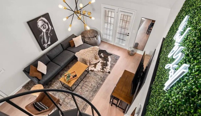 Walk to Broadway! Central Trendy Loft/2 King 1Qn