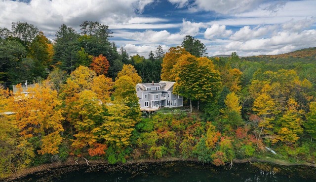 Waterfront House on Dewey Pond, Quechee