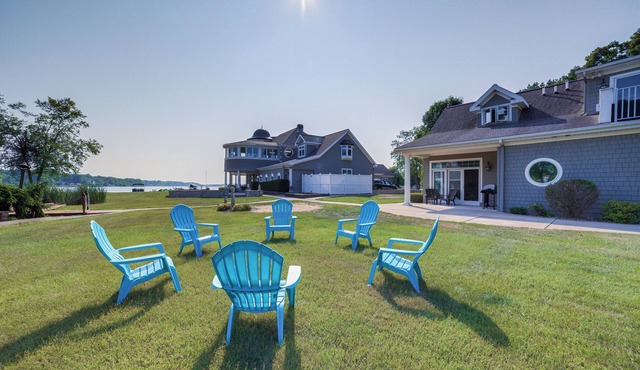 Waterfront Jackson Mansion: Patio, Grill, Dock! in Jackson
