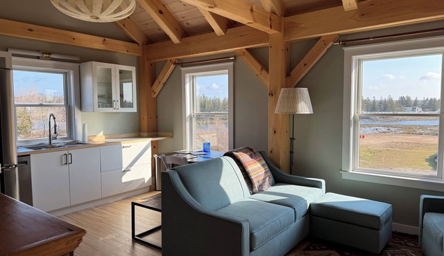 Waterfront new post &beam upstairs apartment at the end of a quiet lane. Views!