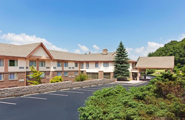 Holiday Inn Express Rock South Ihg Hotel 