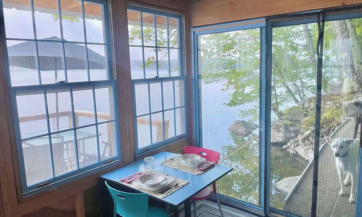 Monmouth House | Floating Island Cabin