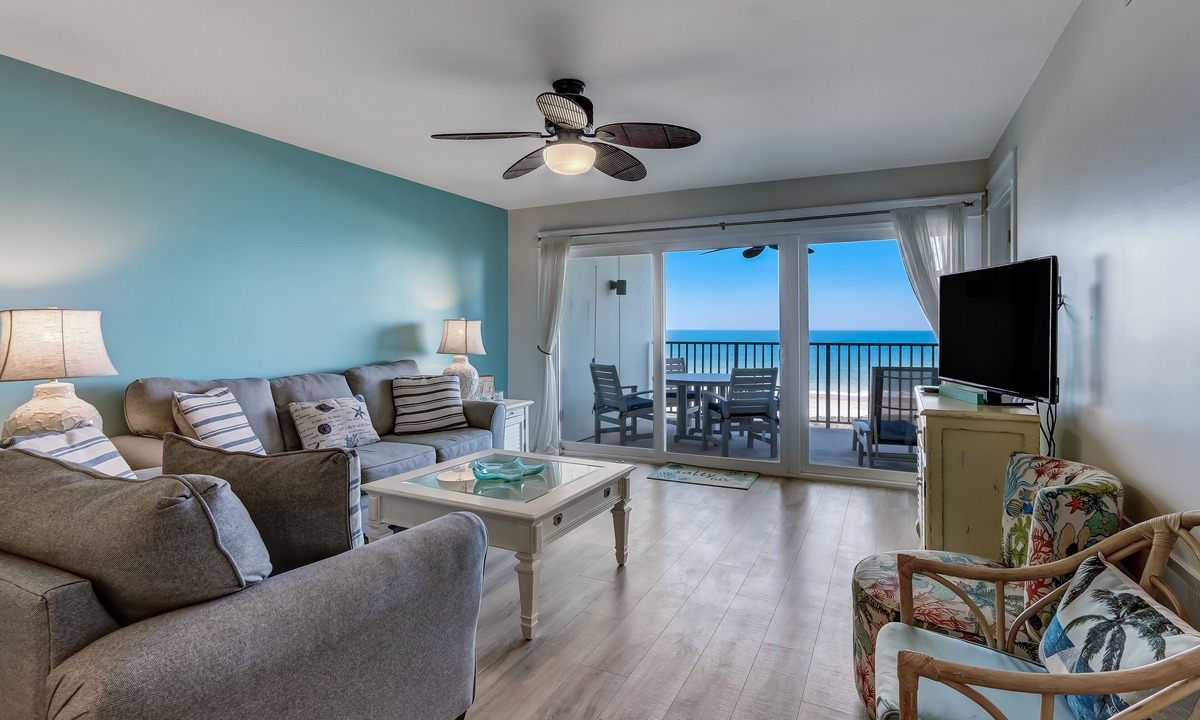 Fernandina Beach Condo | 4th Floor, 2 Bed/2 Bath Oceanfront condo sleeps 6. Beach view balcony & pool