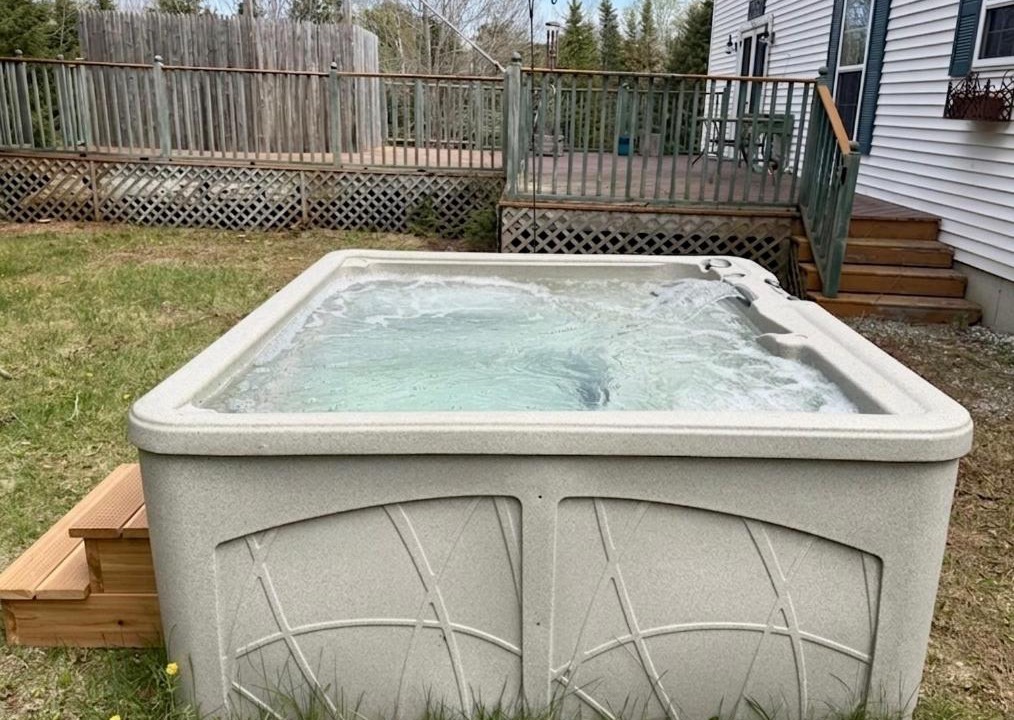 Southwest Harbor House | Spacious Seven Peaks Ridge Quiet Side Hot Tub, Pet Friendly, Fire Pit & Deck
