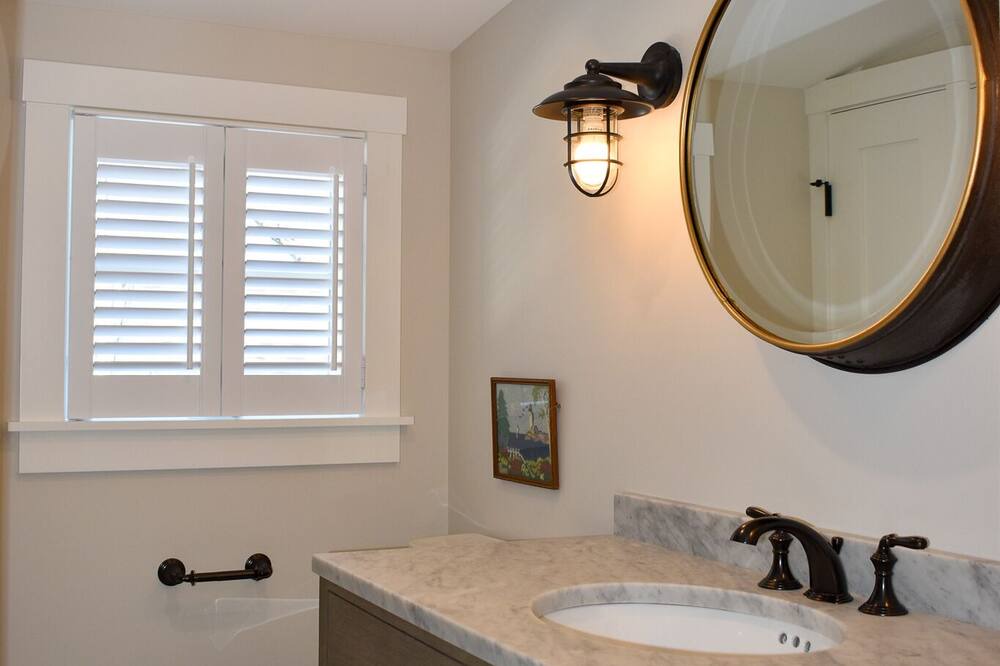 Photo of Bathroom in Cape Porpoise