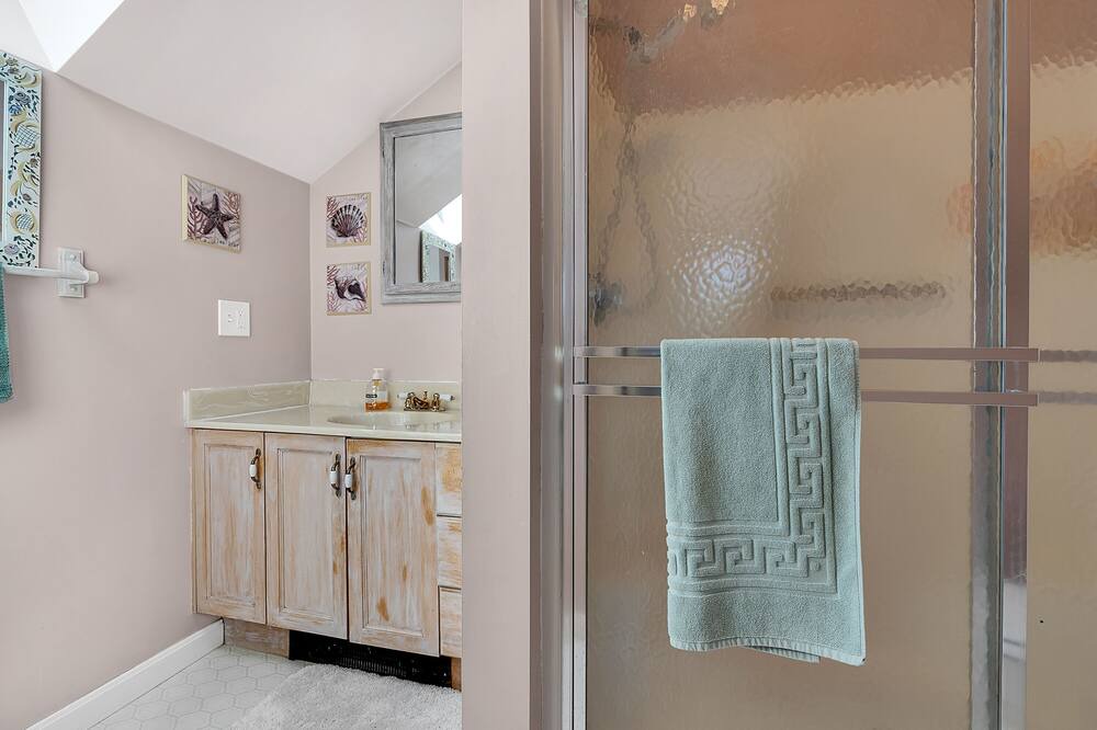 Photo of Bathroom in Ocean Park