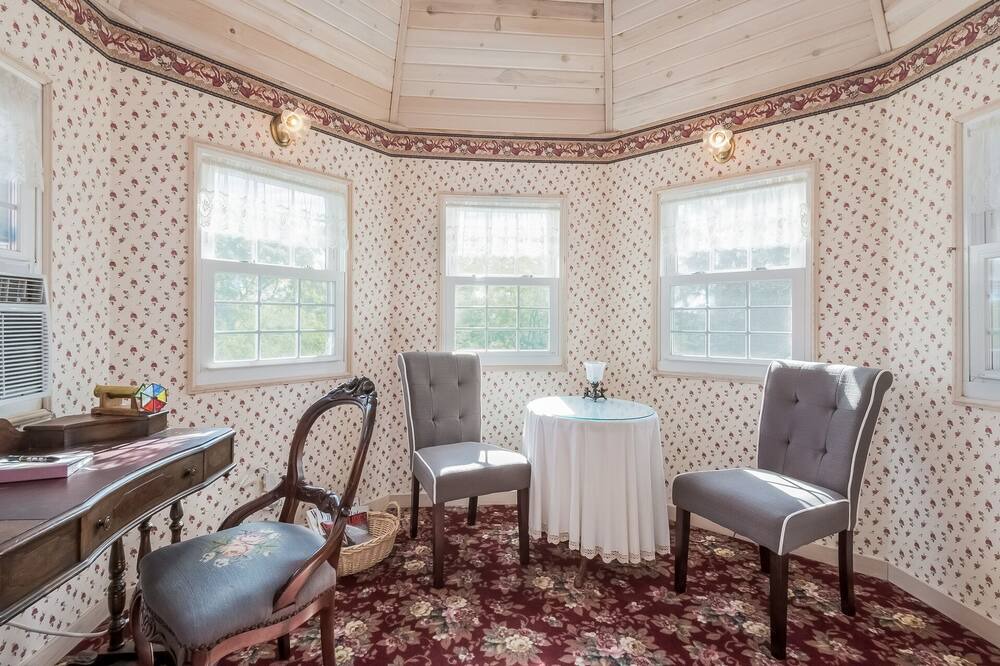 Photo of Livingroom in Fennville