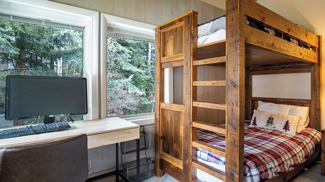 Photo of Bedroom in Warm Springs