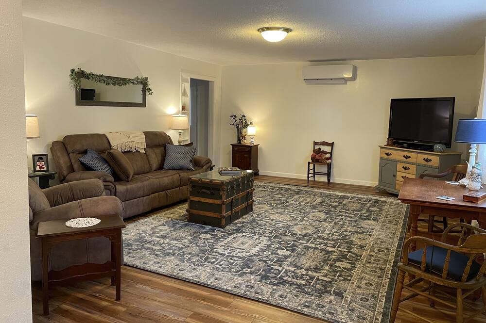 Photo of Livingroom in Millinocket