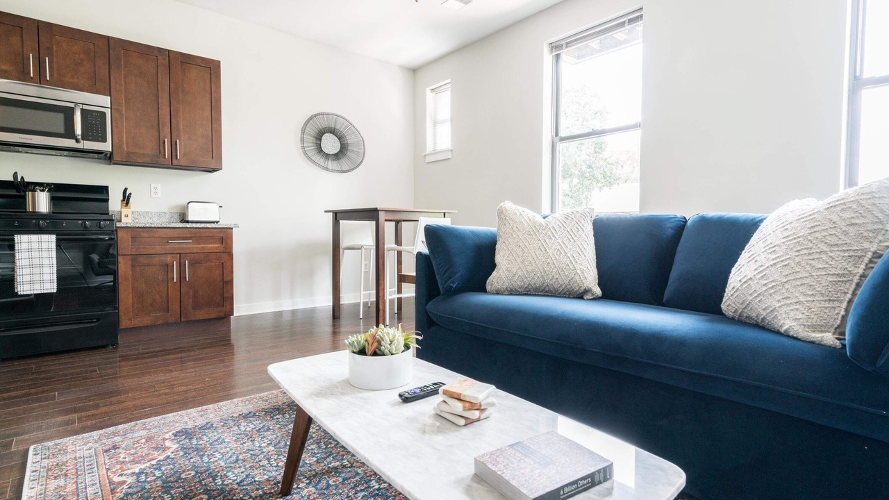 Photo of Livingroom in Music Row