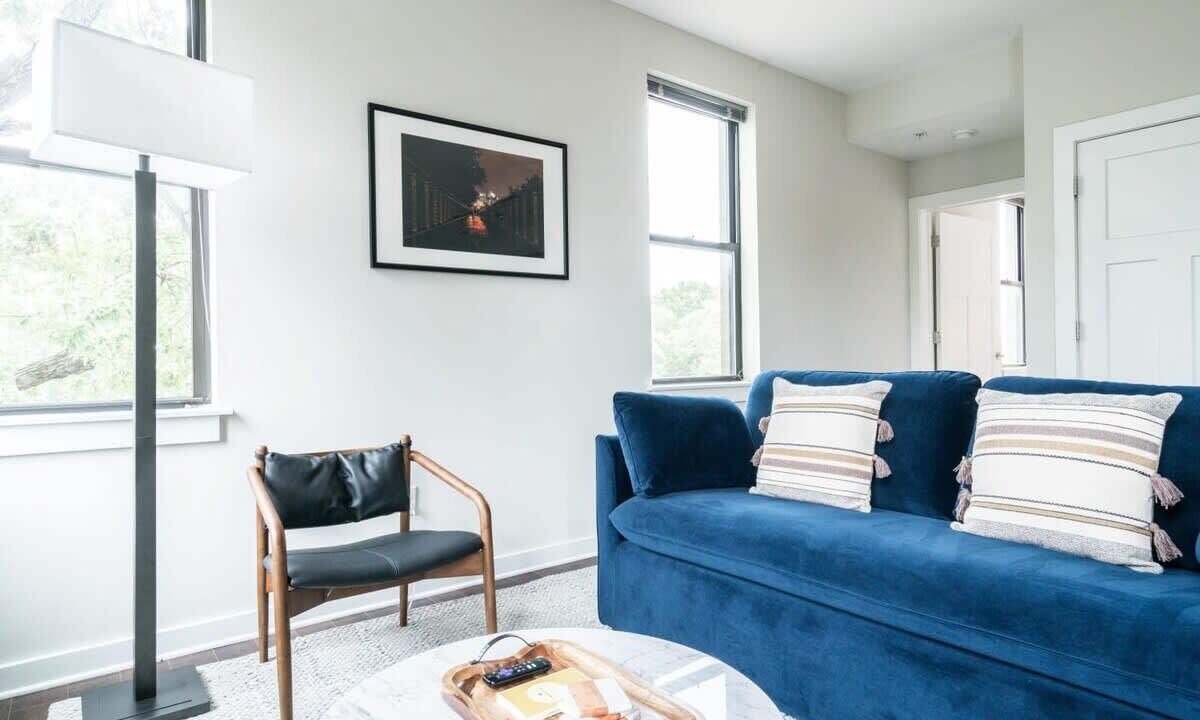 Photo of Livingroom in Music Row