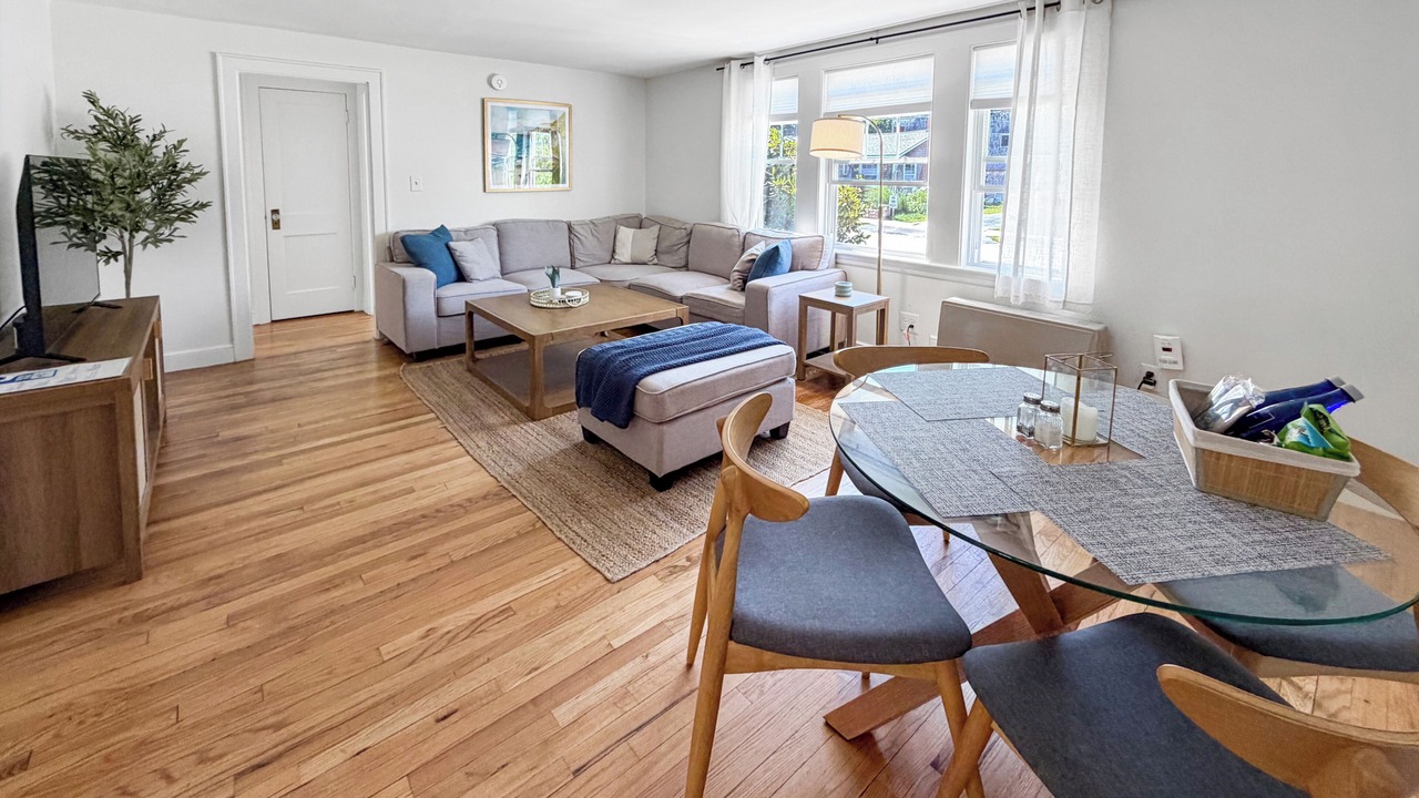 Photo of Livingroom in Loveitts Field