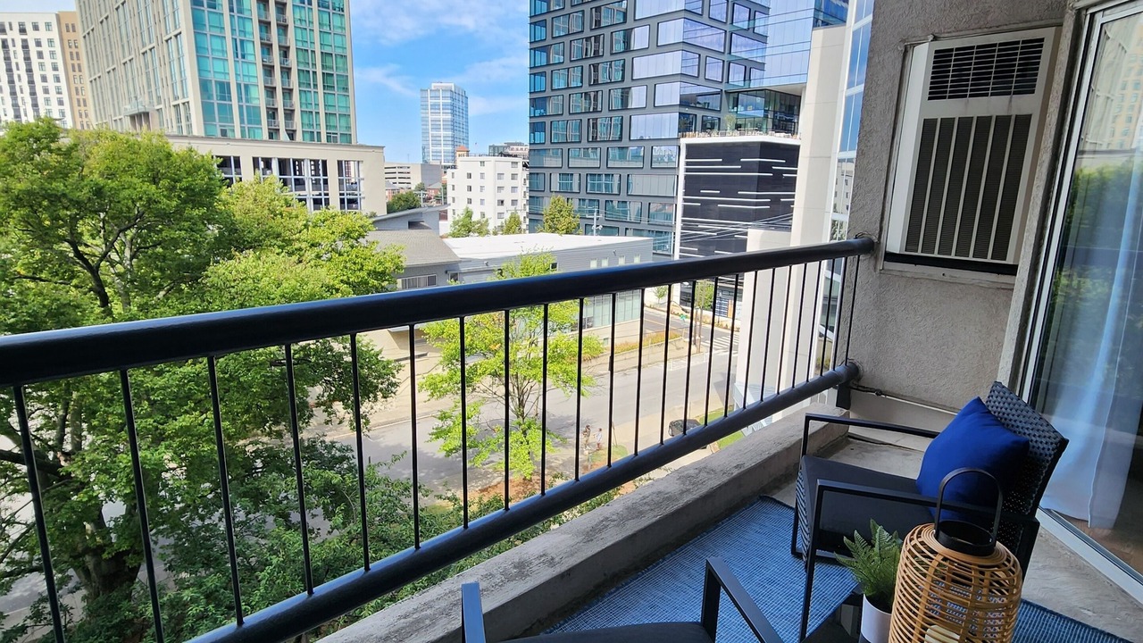 Photo of Outdoor in Music Row