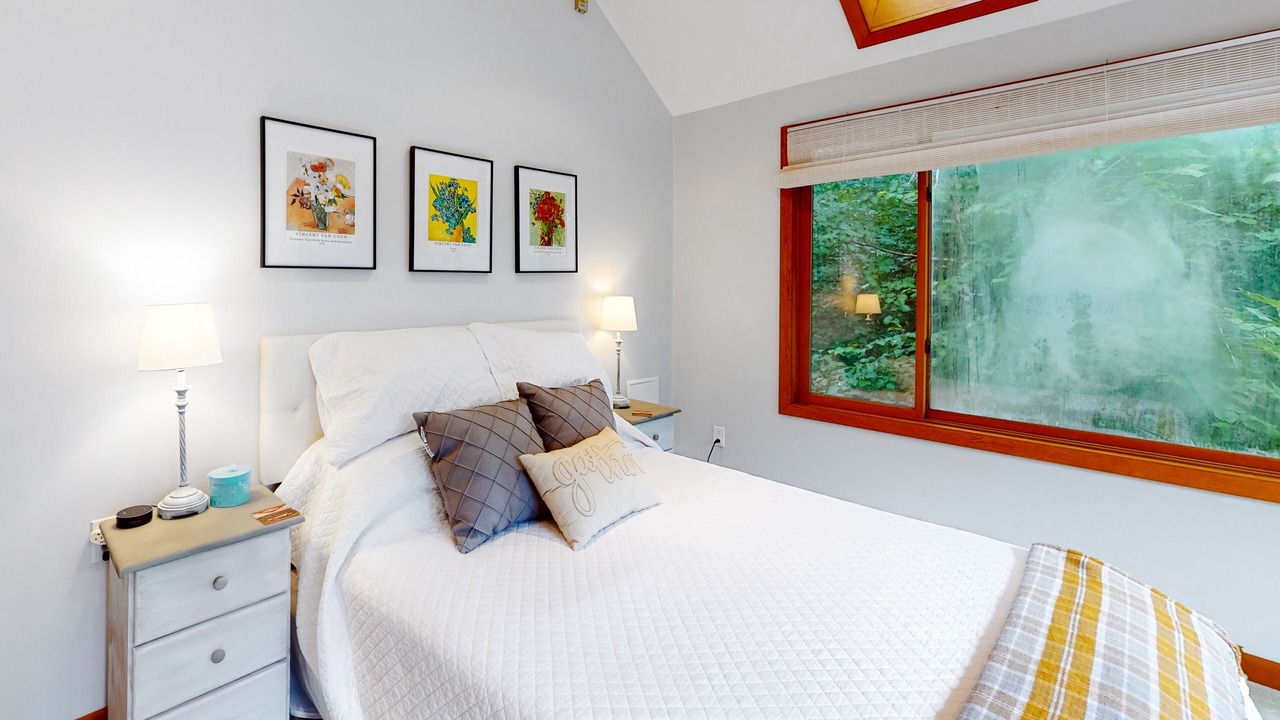 Photo of Bedroom in Weeks Mills