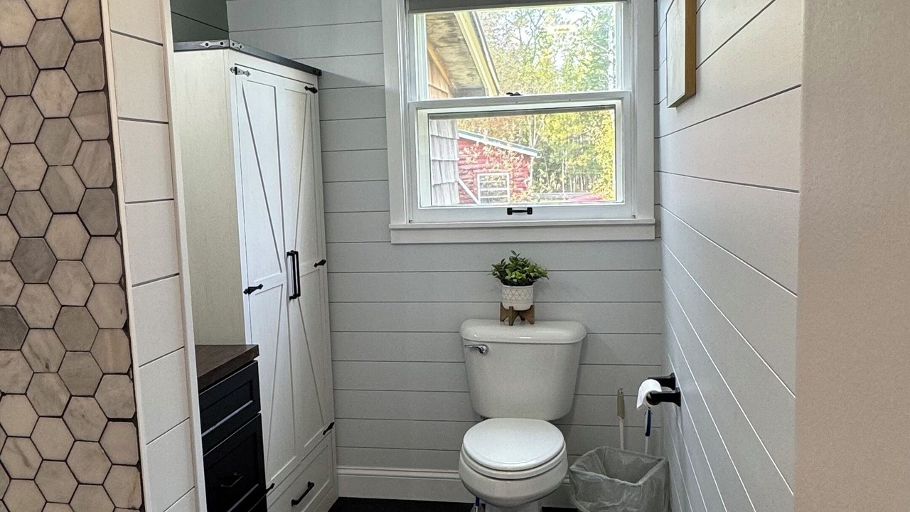 Photo of Bathroom in Portage Lake