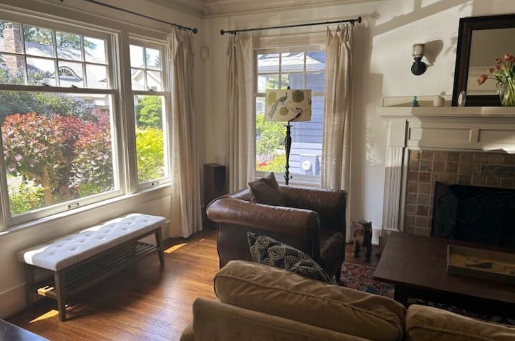Photo of Livingroom in East Queen Anne