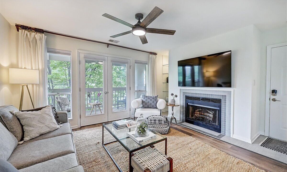 Photo of Livingroom in Fourth Ward