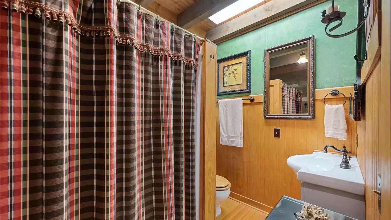 Photo of Bathroom in Mentone