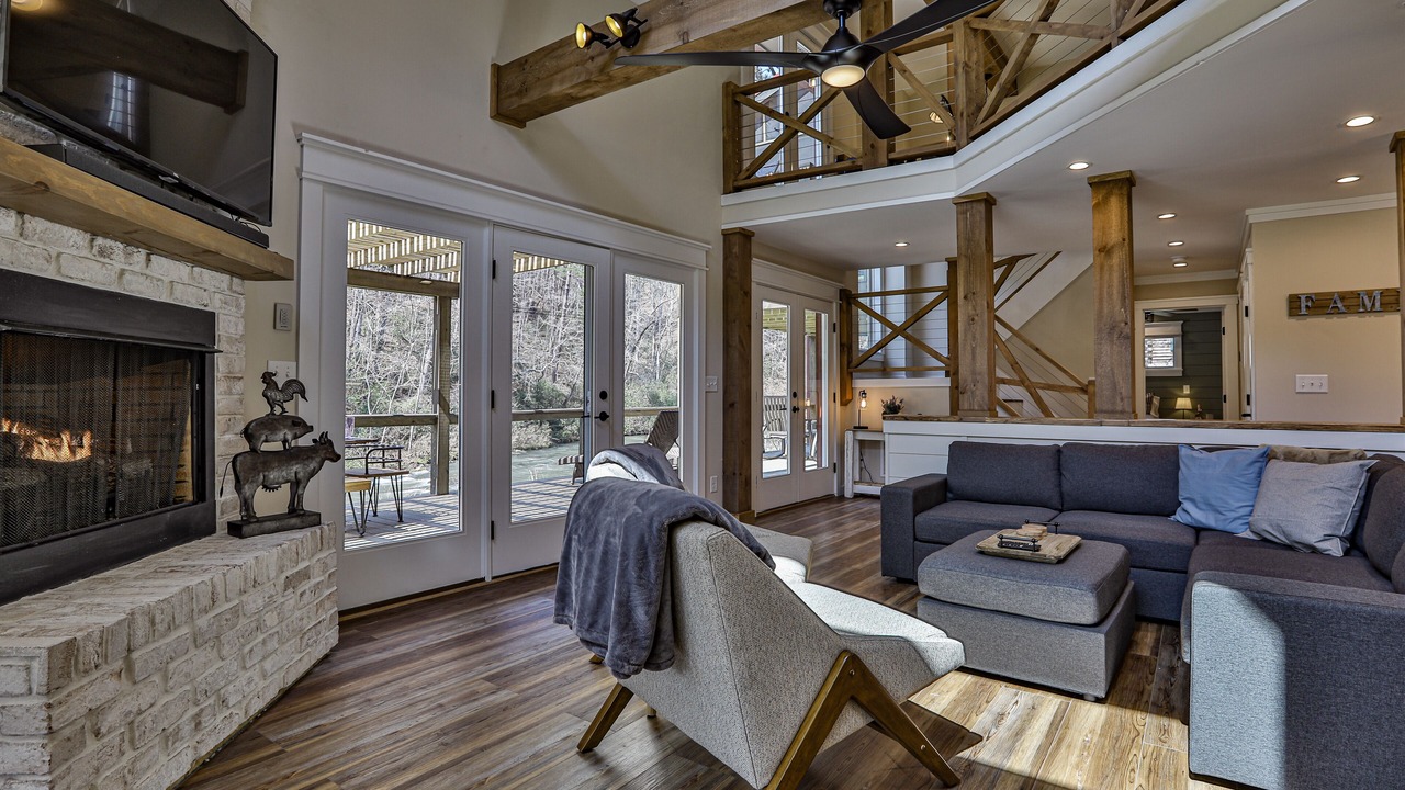 Photo of Livingroom in Ellijay