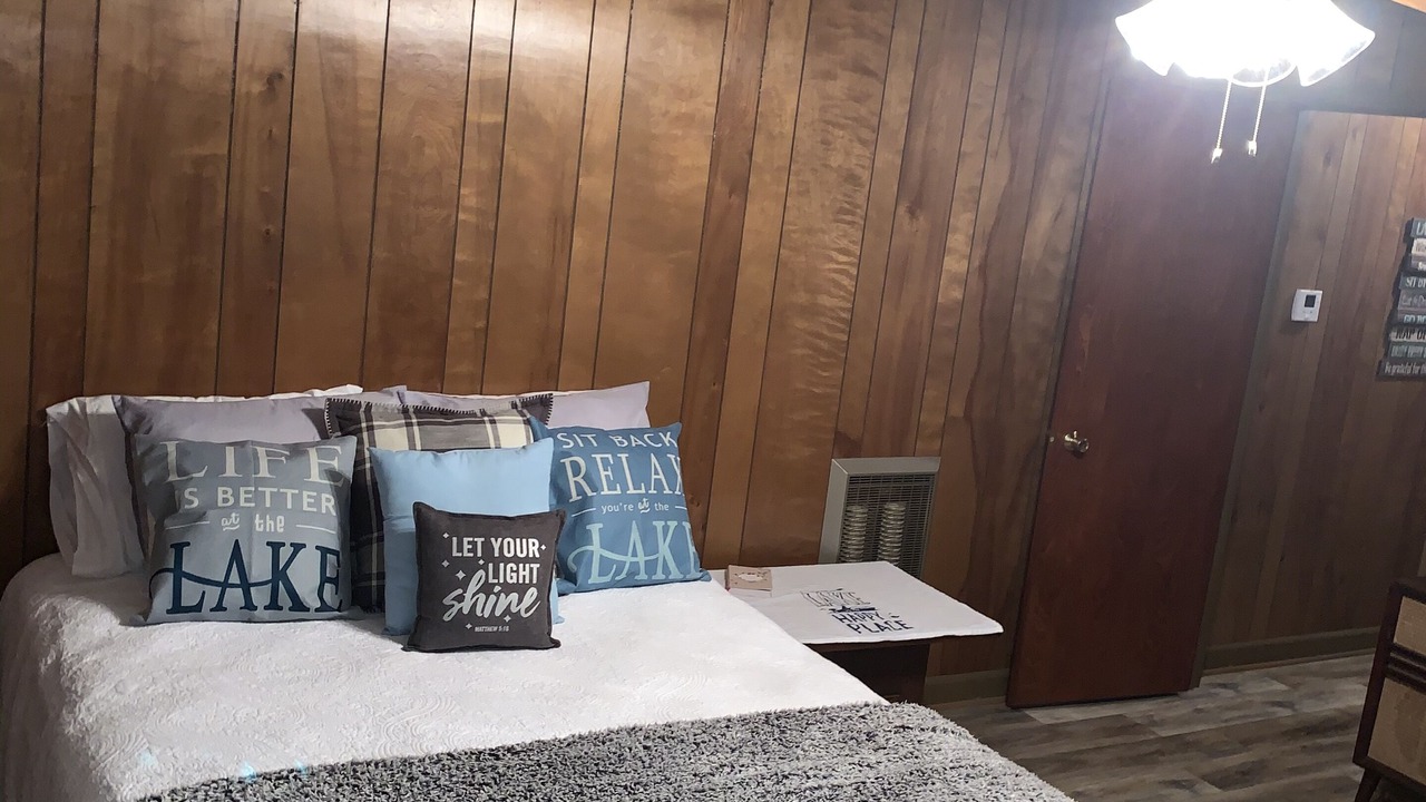Photo of Bedroom in Cedar Bluff