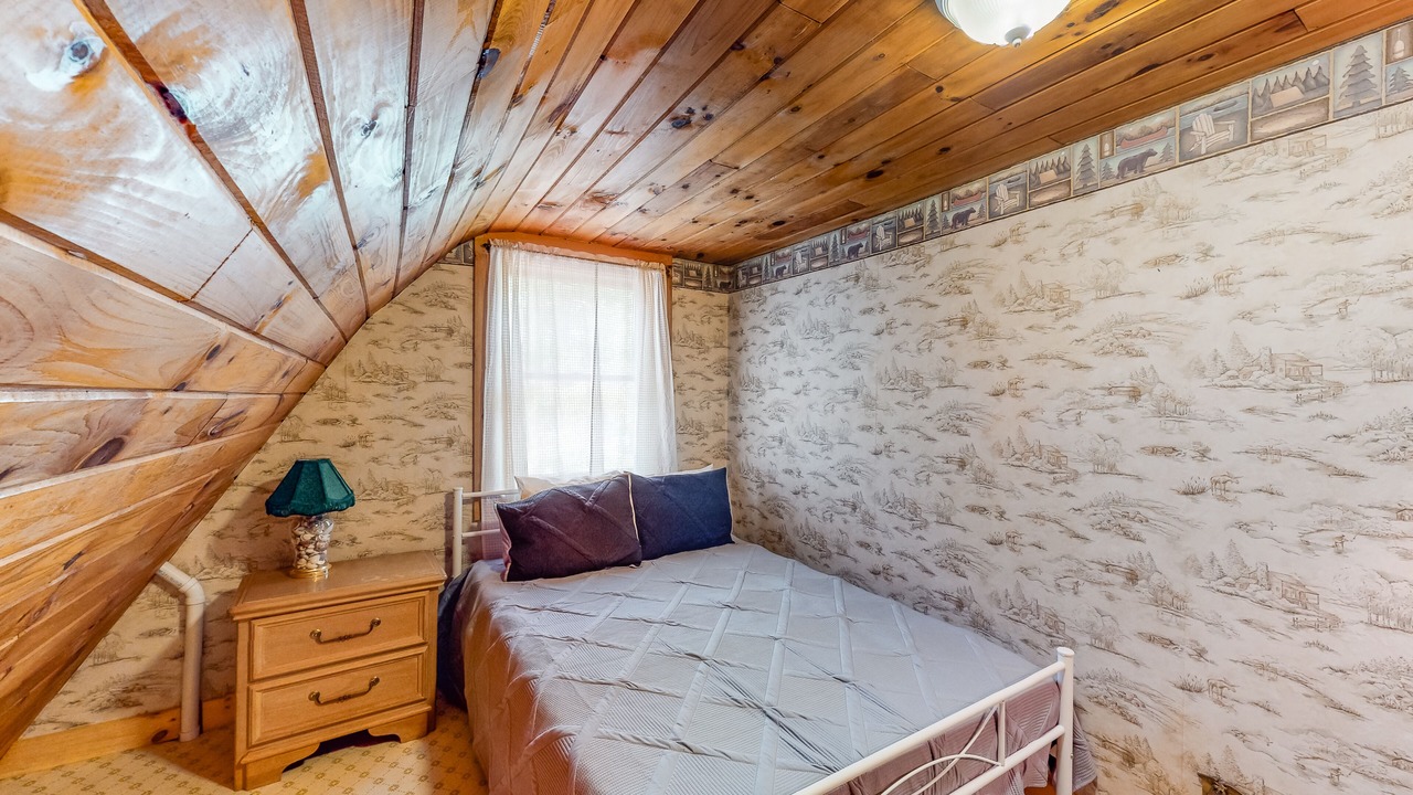 Photo of Bedroom in Weeks Mills